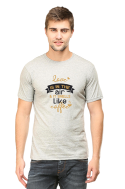 LOVE IS IN THE AIR AND IT SMELLS LIKE COFFEE - Men's T-Shirt